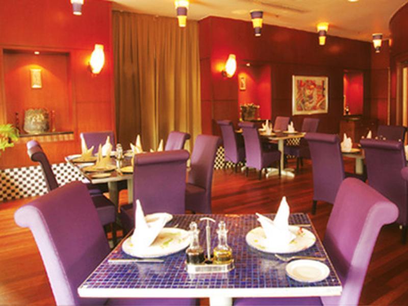 Dorsett Kuala Lumpur Exterior foto The restaurant