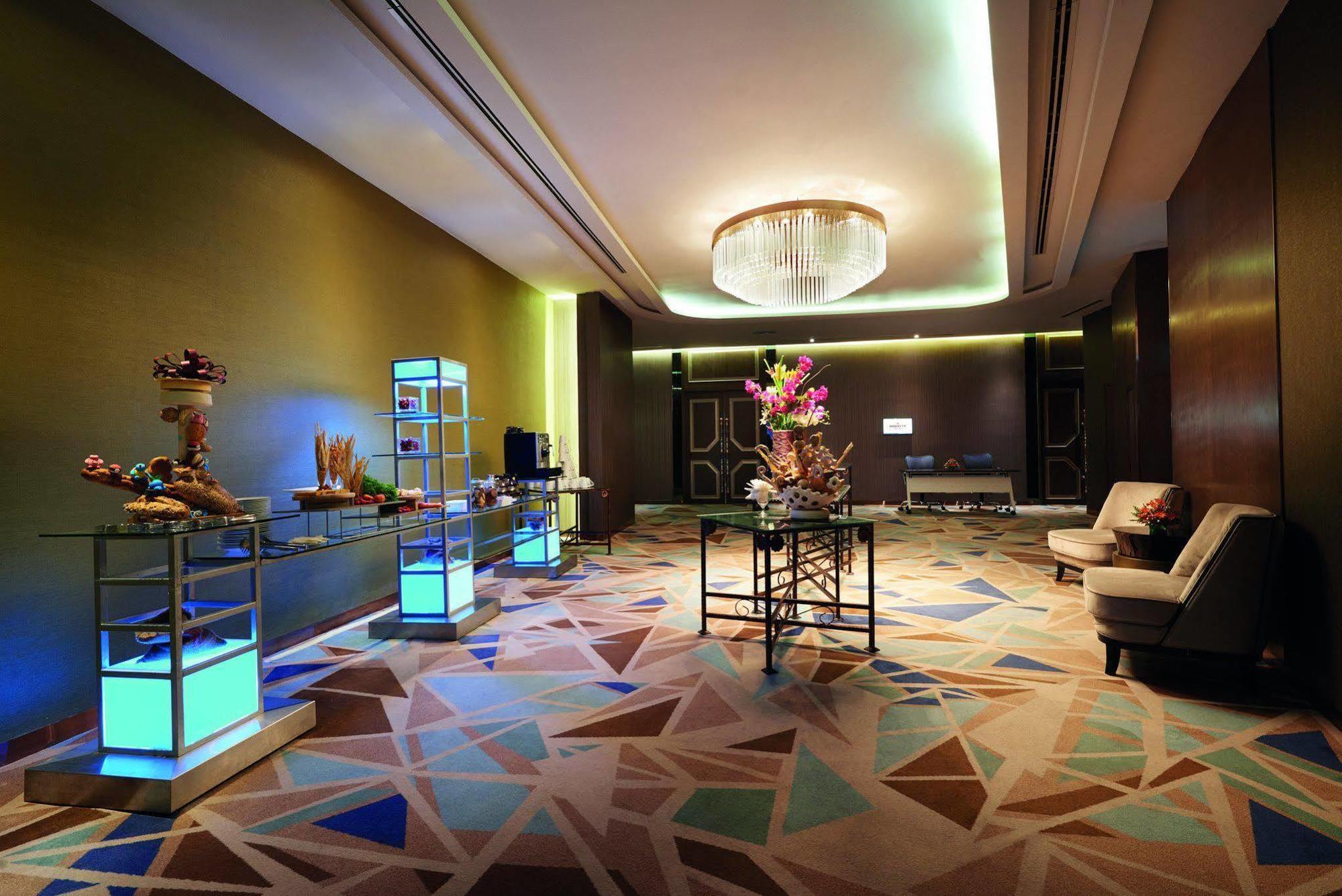 Dorsett Kuala Lumpur Exterior foto The lobby of the hotel