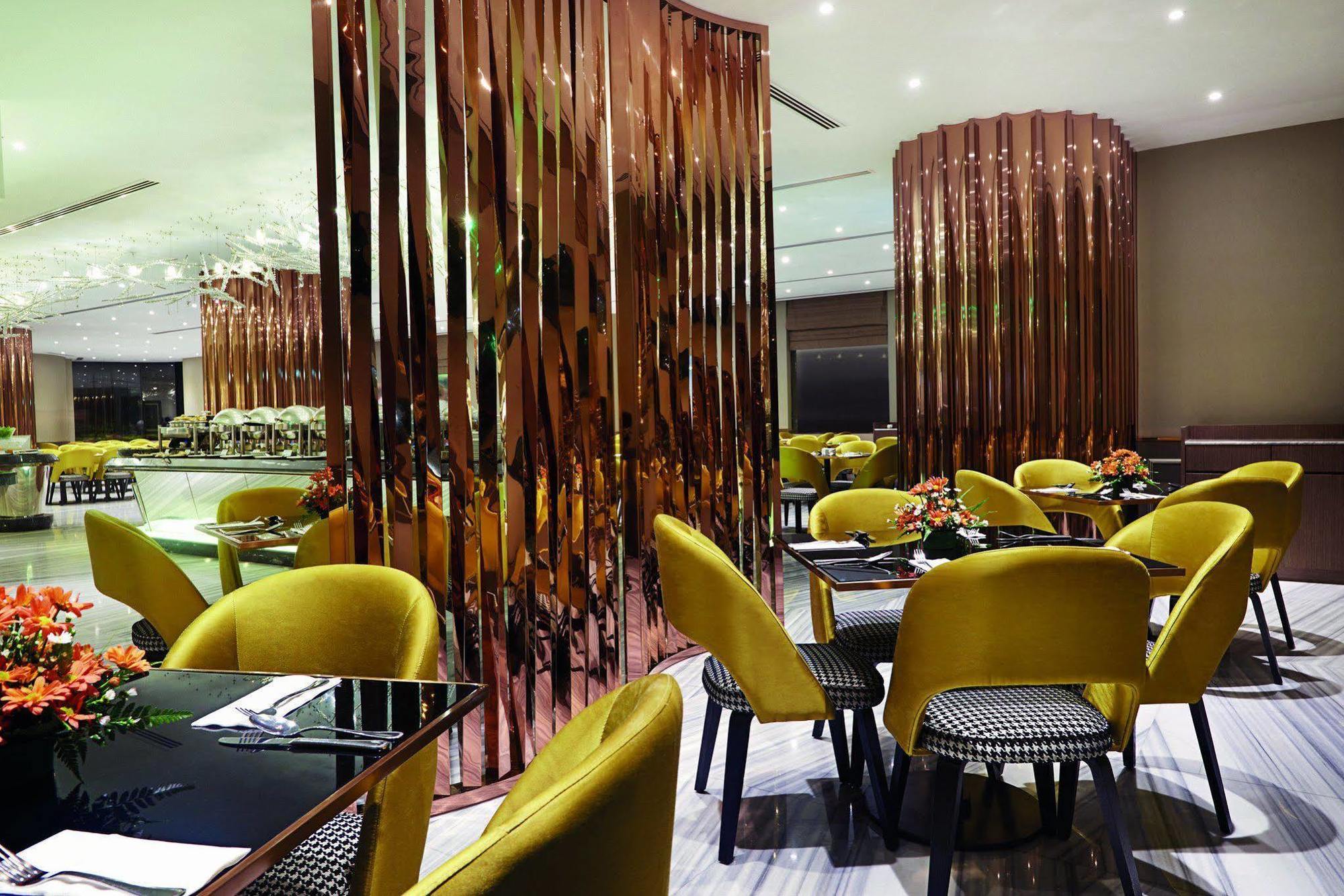 Dorsett Kuala Lumpur Exterior foto The interior of the lounge