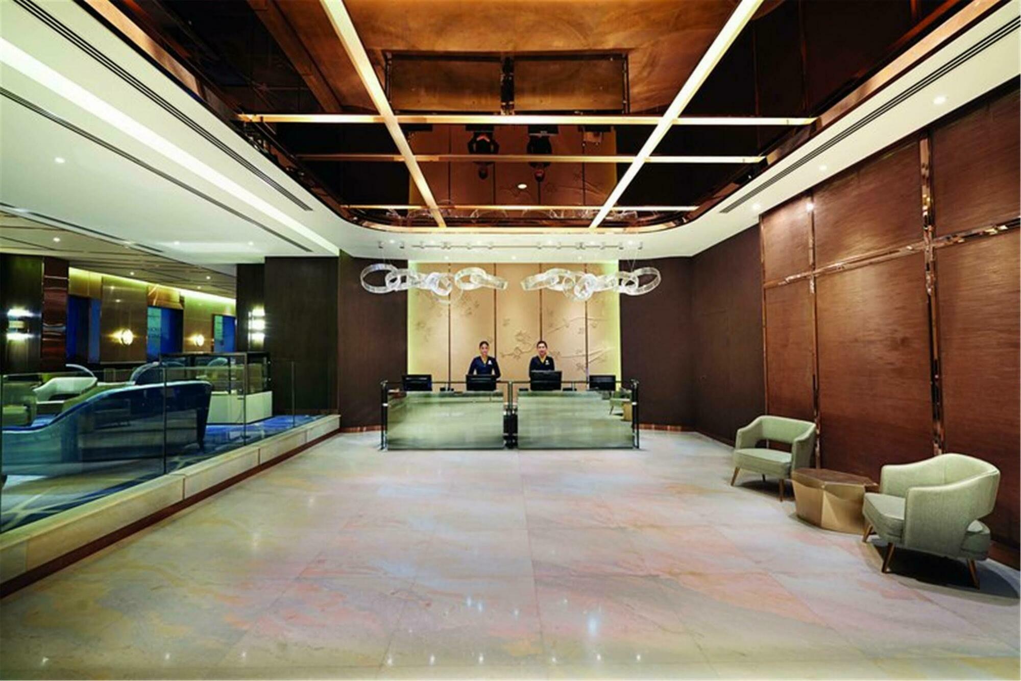 Dorsett Kuala Lumpur Exterior foto The lobby of the hotel